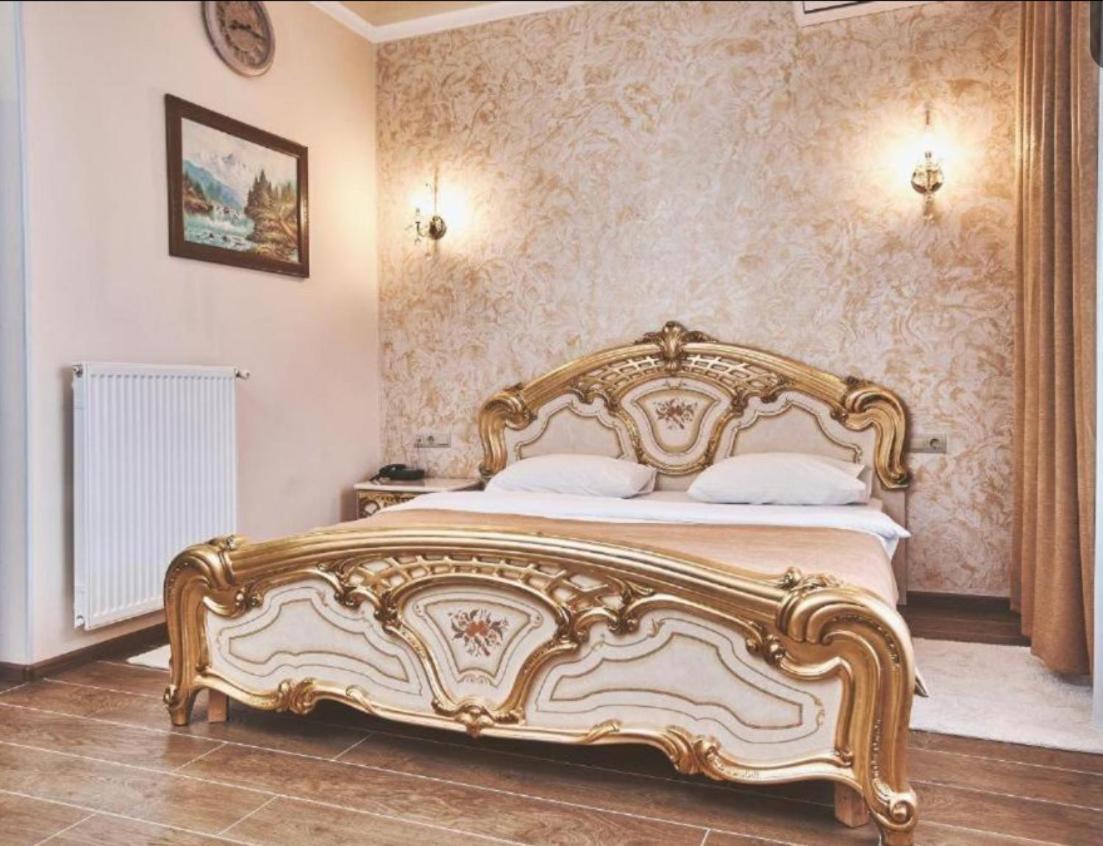 Готель Ангел На Великій Кільцевій Sofiivska Borshchahivka Exteriör bild